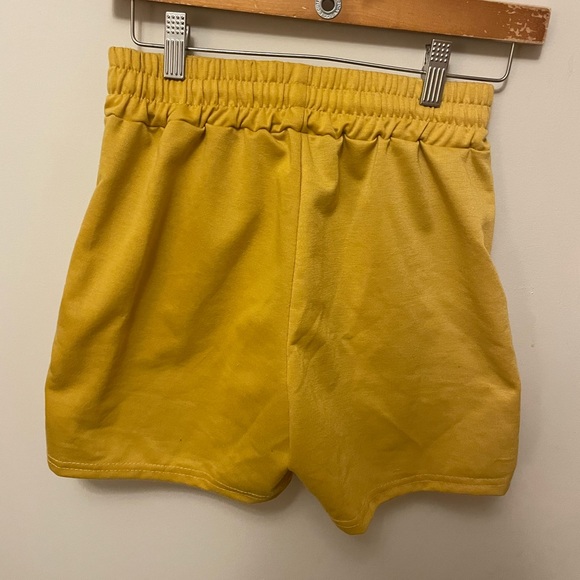 Yellow athletic shorts with adjustable + elastic waistband - Picture 2 of 2